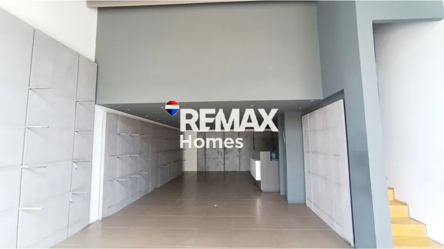 Entrée - Retail Unit with High Footfall in Agia Paraskevi