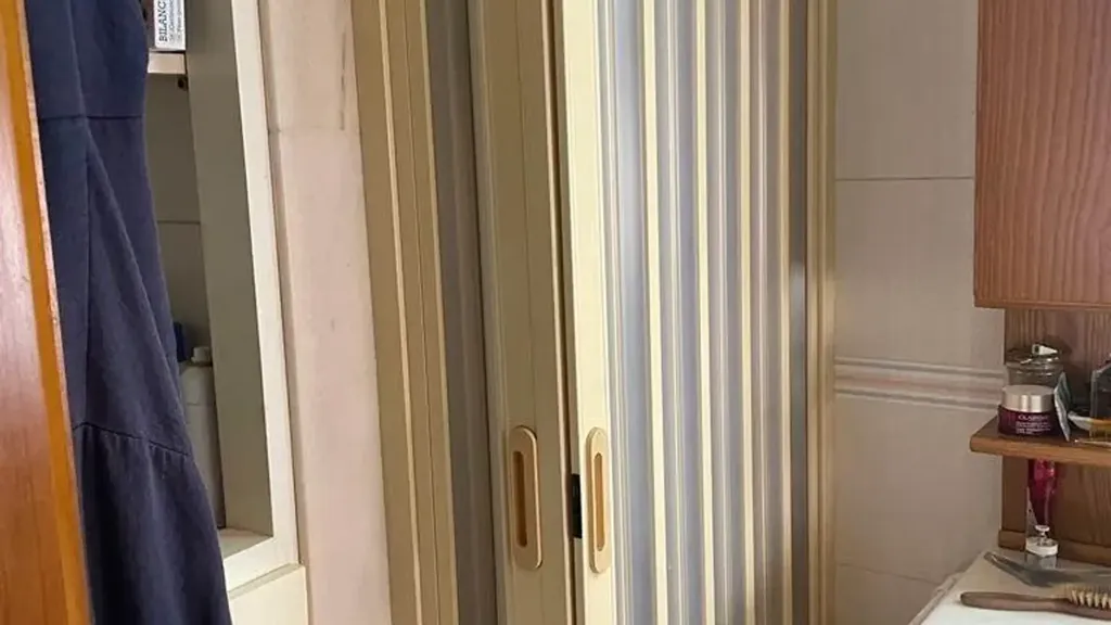Salles de bain - 5-Room Apartment in Quiet Area, Siracusa