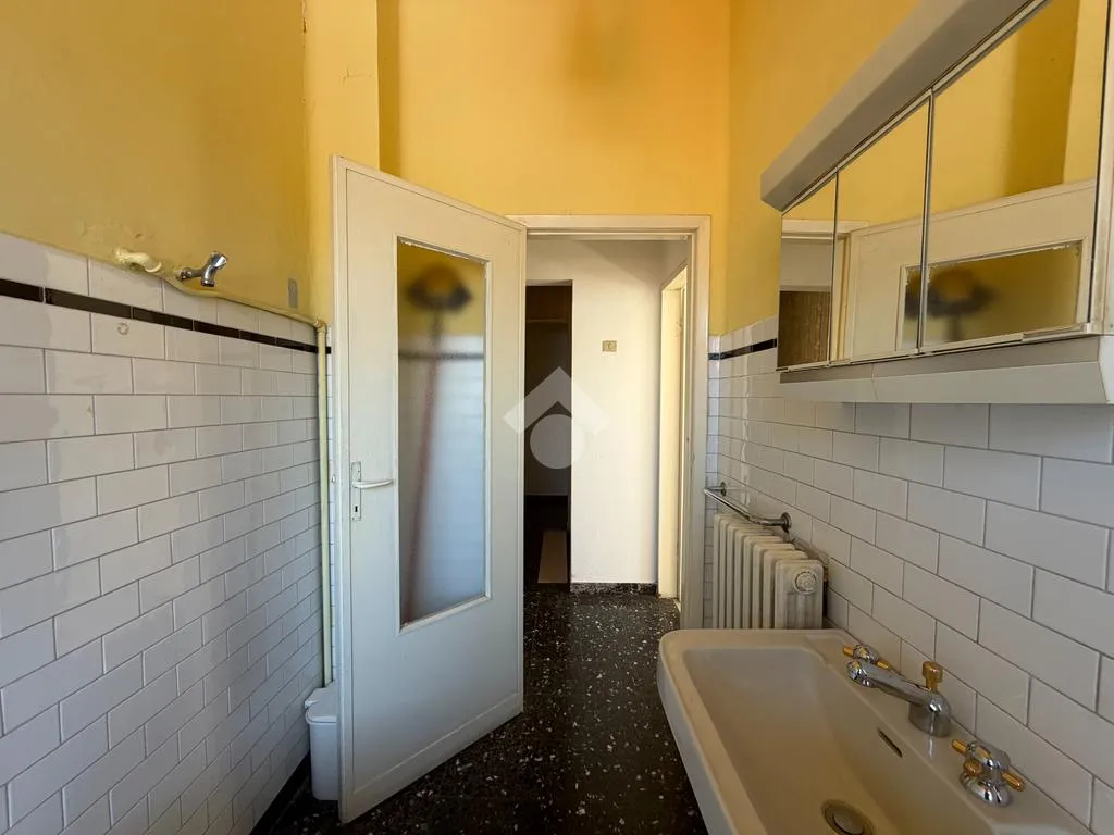 Vannitoad - Corner Semi-Detached Villa with Private Garden in Pesaro