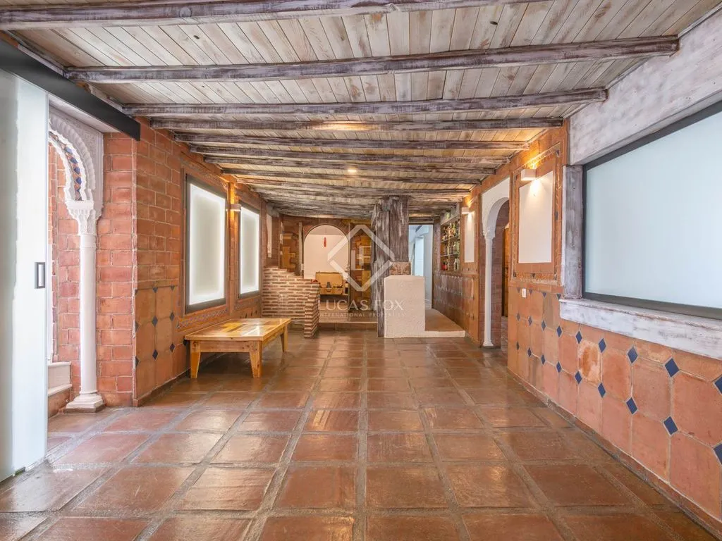Esik - 7-Bedroom Villa with Mountain View in Mijas