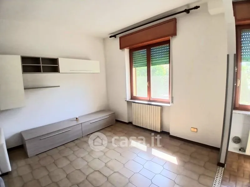 Chambres - Fully Furnished Flat with Parking in Broni