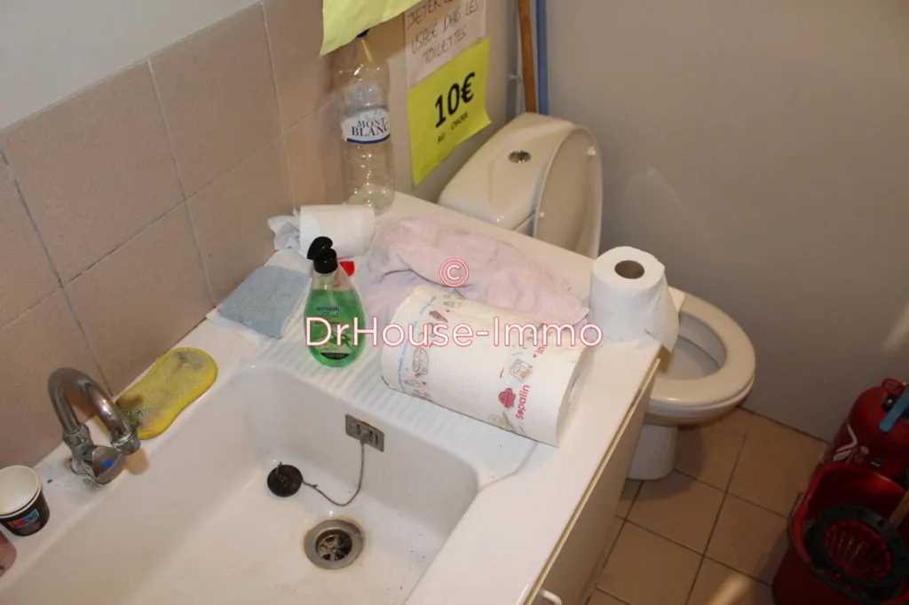 Salles de bain - Local Commercial Rénové en Centre-Ville à Angoulême