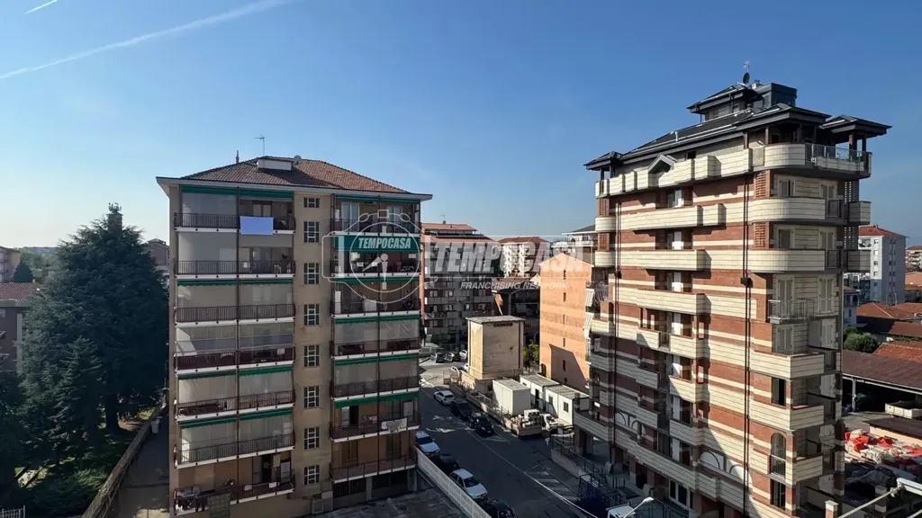 Välivaade - Rearranged Apartment with Balcony in Collegno
