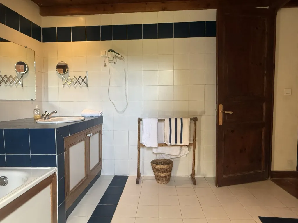 Vannitoad - Country House with Pool in Gers Countryside