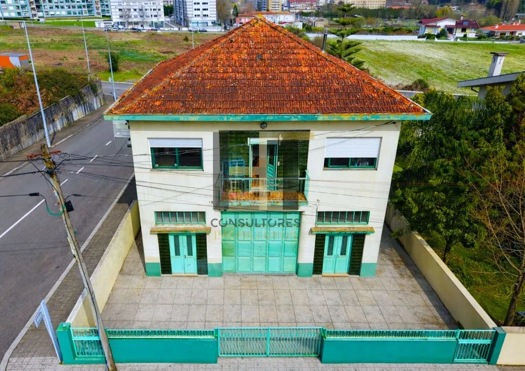 Õhuvaade - Versatile Property with Multiple Units in Castêlo da Maia