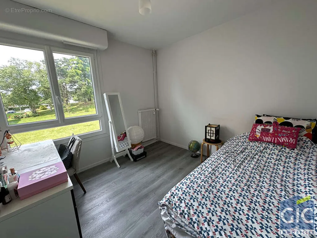 Camere da letto - 5-Bedroom Apartment with Balcony in Caen