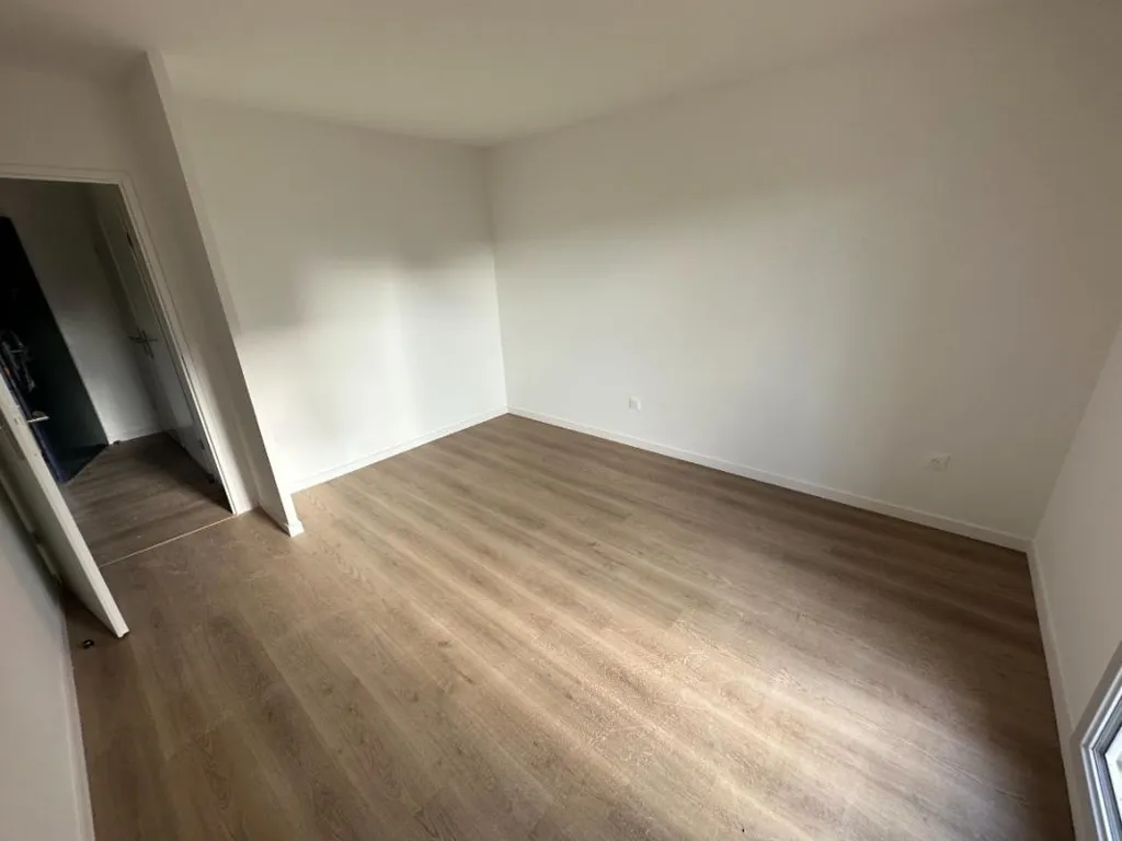 Stanze - T3 Flat with Balcony in Clermont de l'Oise