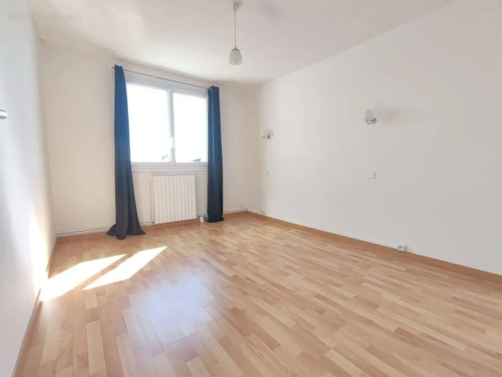Rooms - House with Independent Flat near Les Ponts-De-Cé