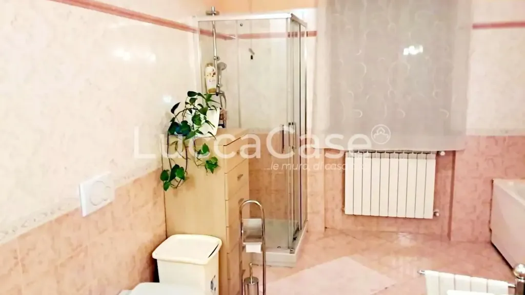 Salles de bain - Villa with Garden and Terrace in Lucca