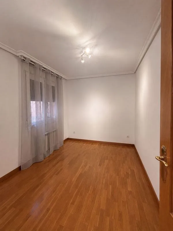 Toad - South-Facing Flat with Lift in Beraun - Pontika