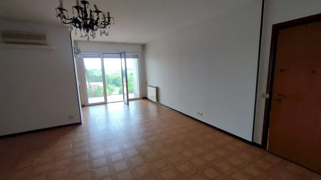 Séjour - Spacious Apartment with Balcony in Modena