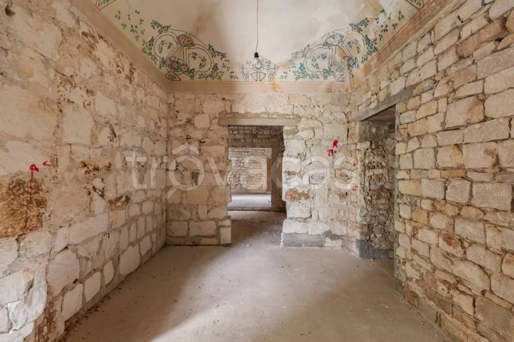 Pièces - Historic Tenement with Pool in Modica