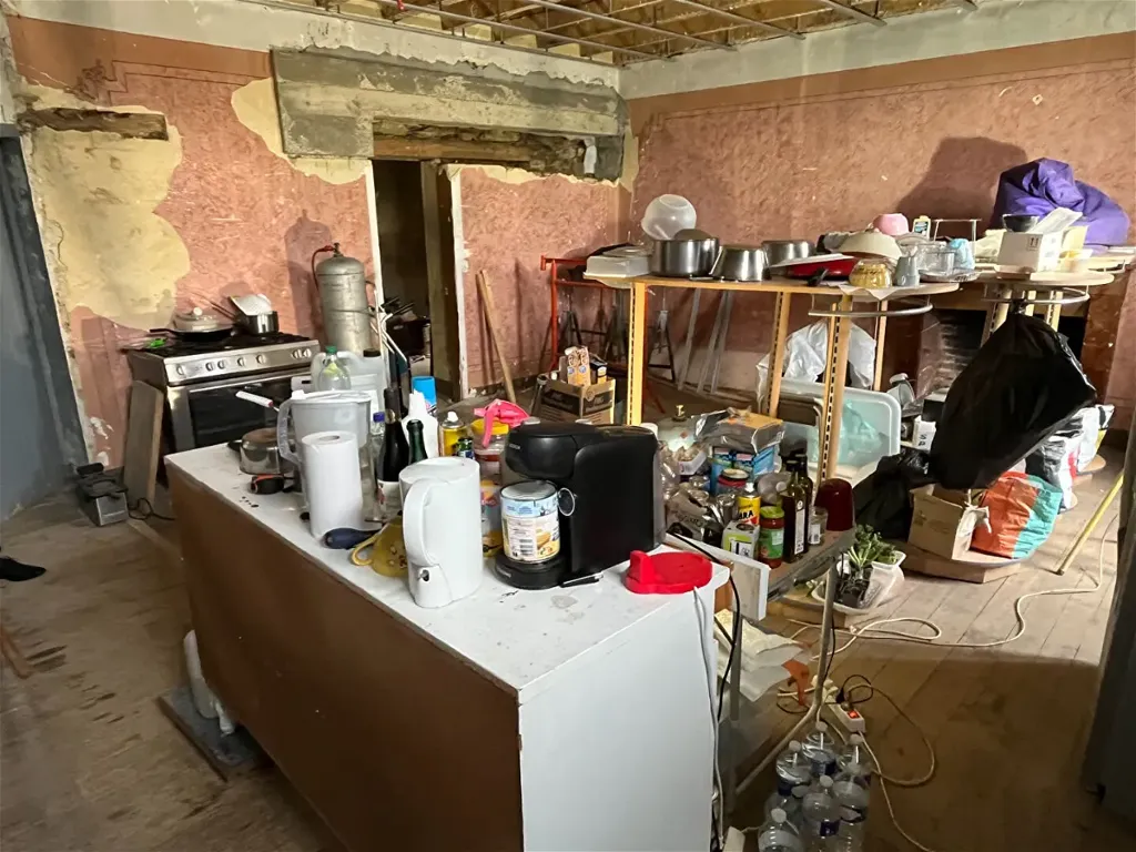 2-room house in Moncontour