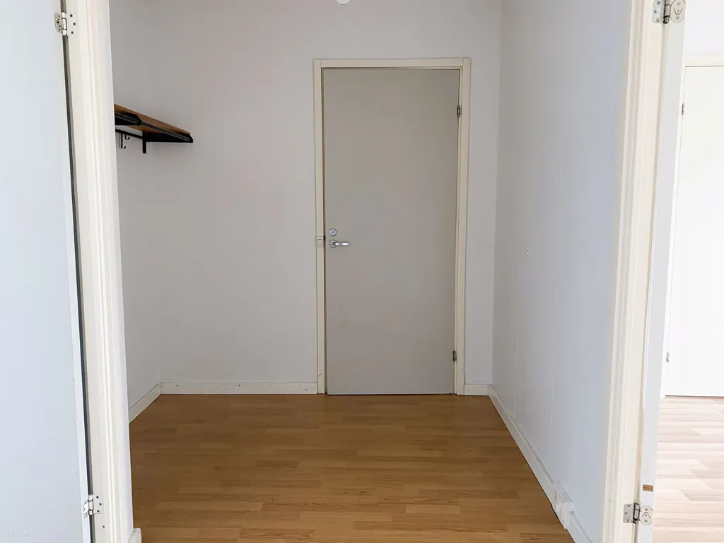 Pièces - Seventh Floor Apartment with Balcony in Suvela, Espoo