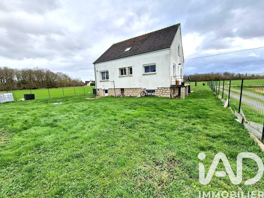 Aed - 5-Piece House with Balcony in Amilly