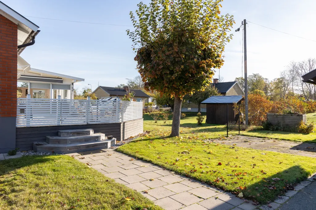 Jardin - 1-Storey Villa with Terrace in Fliseryd