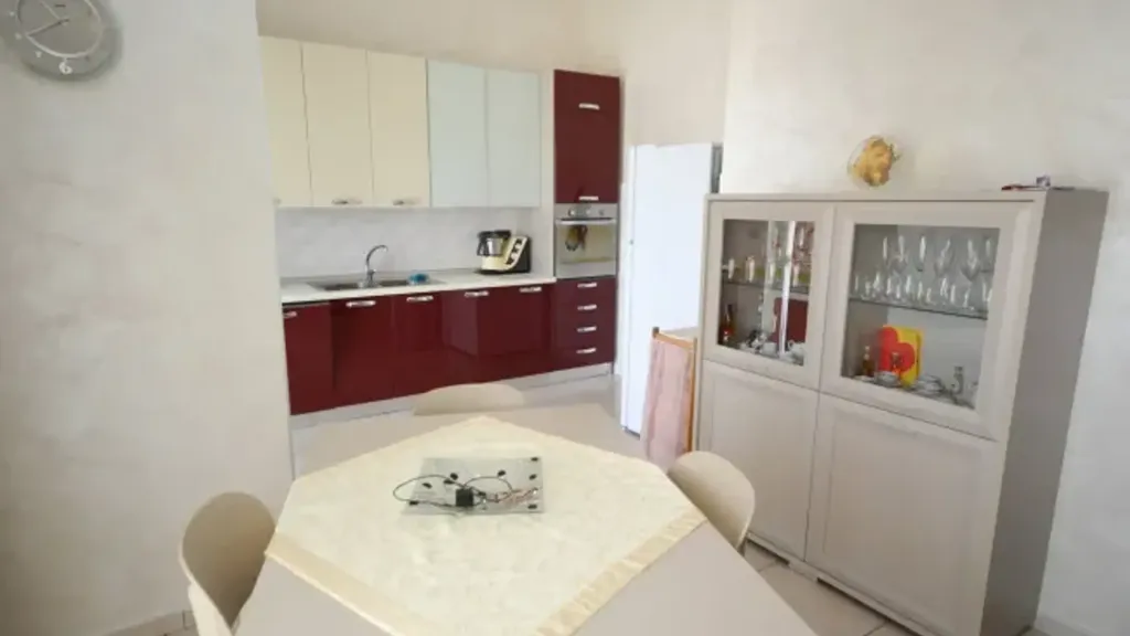Salle à manger - Apartment with Balcony Views in Crosia