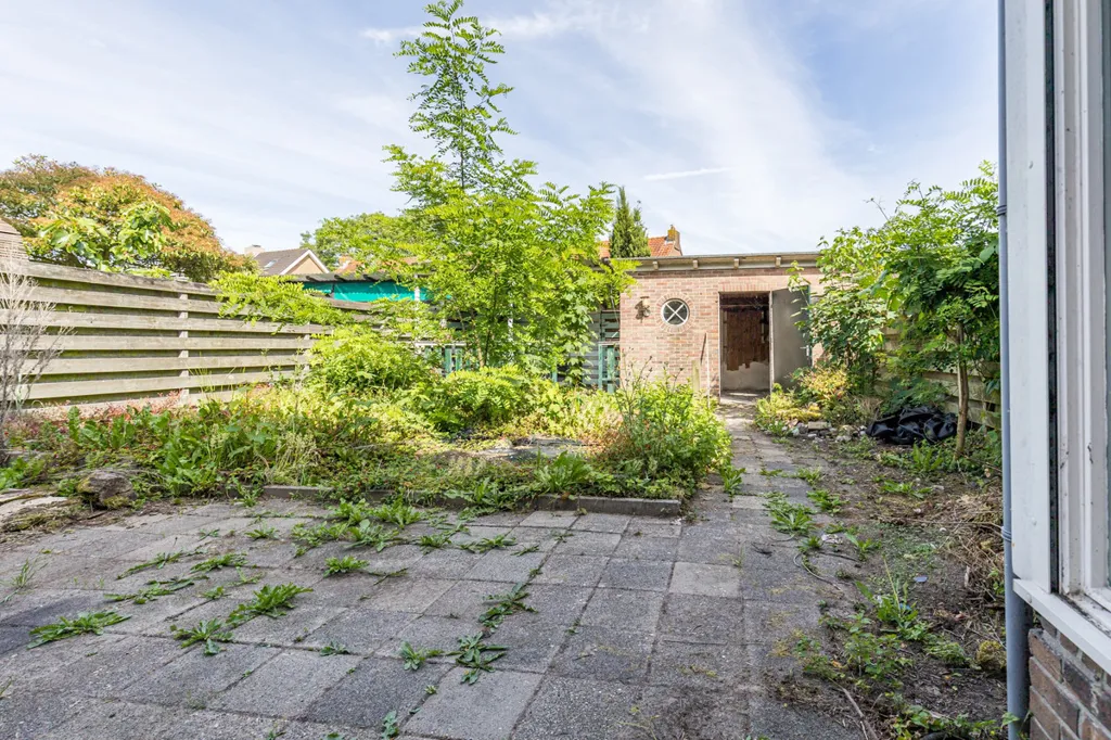 Jardin - Corner House with Garden in Puttershoek