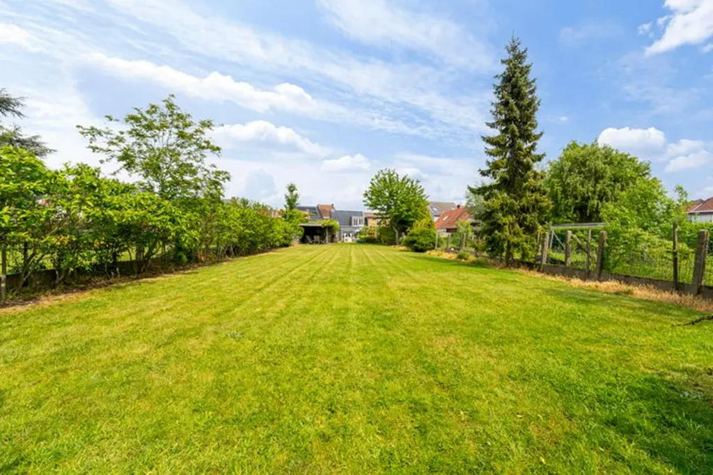 Aed - House with Swimming Pool in Wevelgem