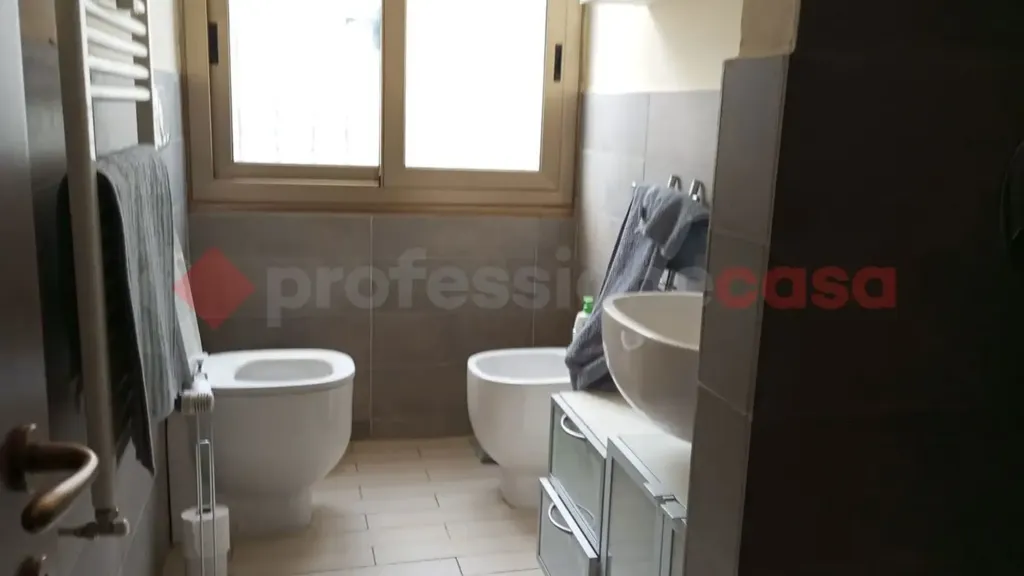 Bagni - Appartamento con balcone a Firenze, Via Reginaldo Giuliani