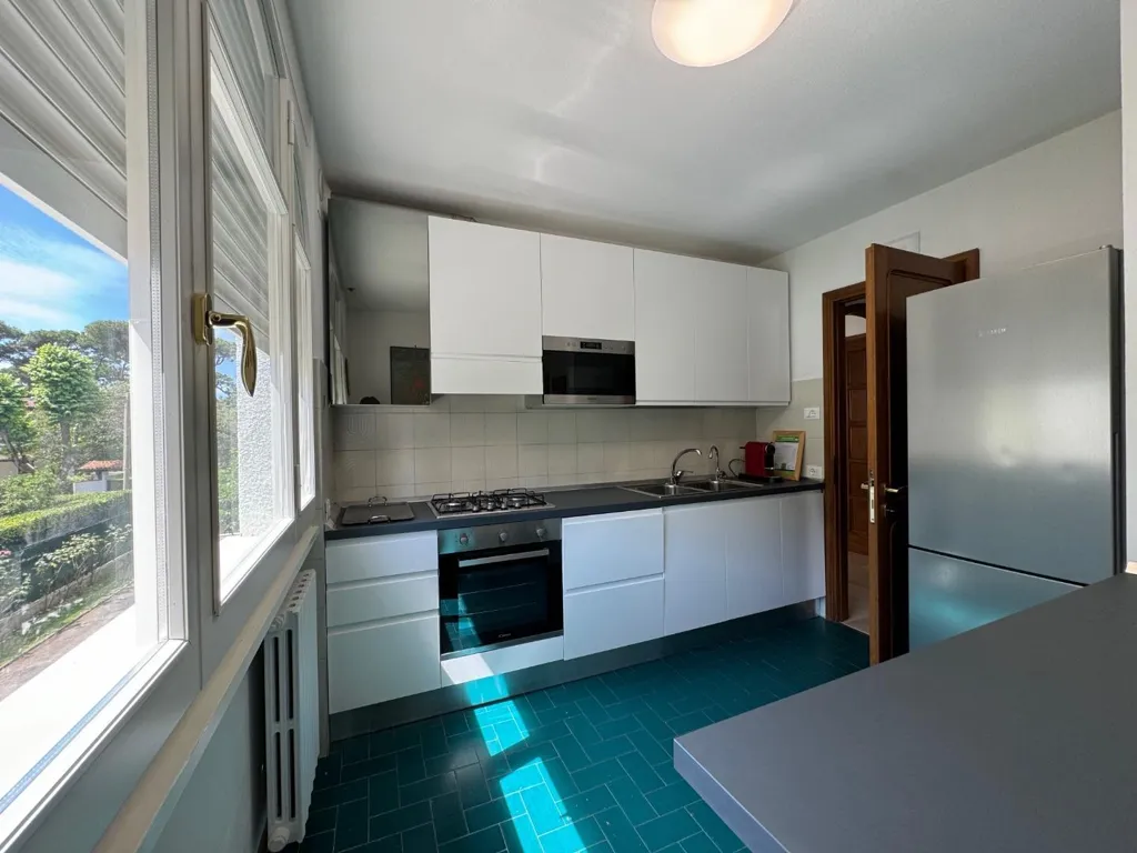 Cuisine - Villa Portion with Garden in Forte Dei Marmi