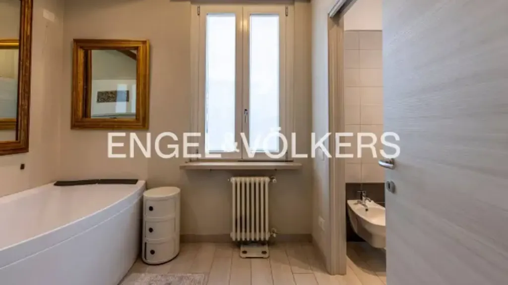 Bathrooms - Rustic Villa with Private Garden in Verona