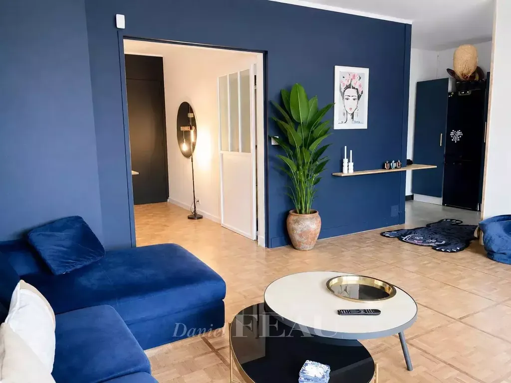 Elutuba - Renovated 3-Bed Flat with Balcony in Rueil-Malmaison