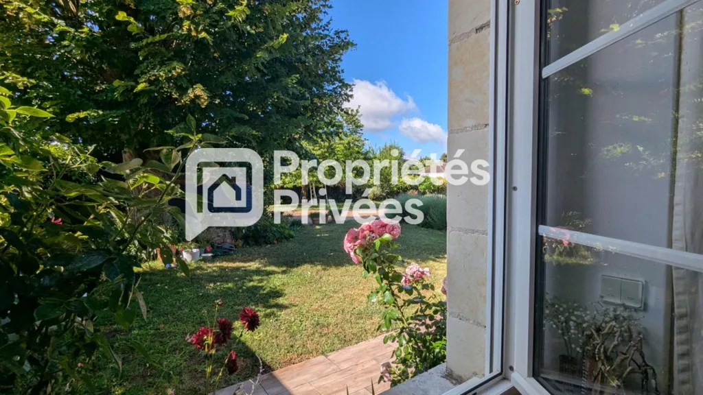 Aed - Luxury Farmhouse with Pool in Chinon