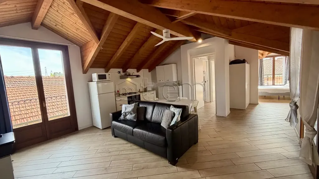Toad - Mansarded Flat with Balcony in Arese