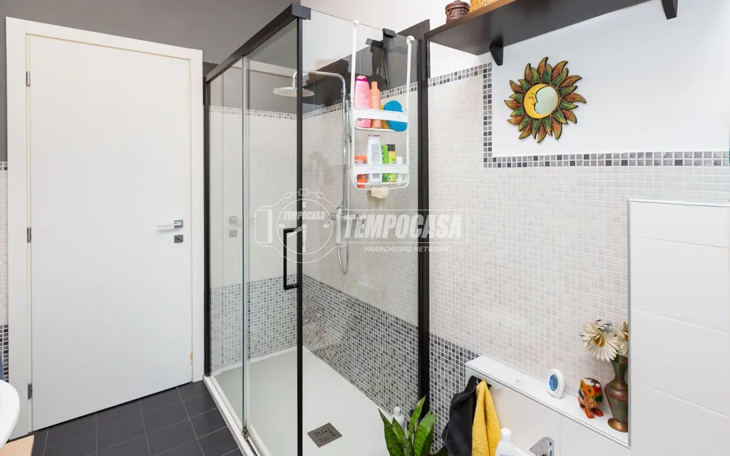 Salles de bain - Quadrilocale with Balcony in Riva Presso Chieri