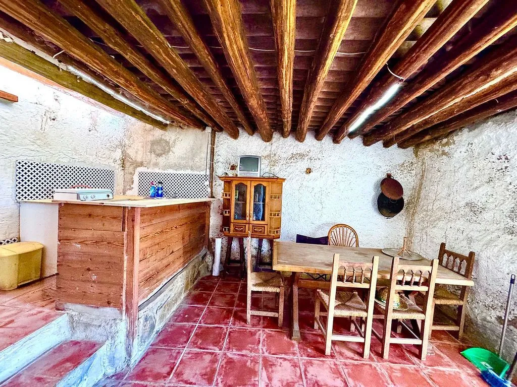 Söögituba - Rustic Finca with Water Source in Sierra de Júbar