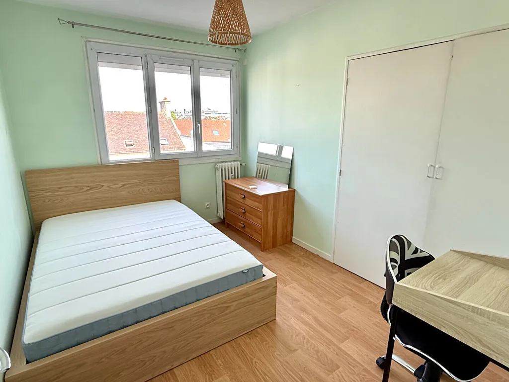Camere da letto - 4-Bedroom Apartment with Balcony in Caen