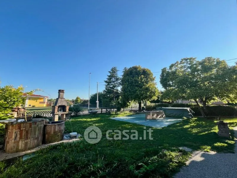 Aed - Independent Villa with Large Terrace in Ramuscello