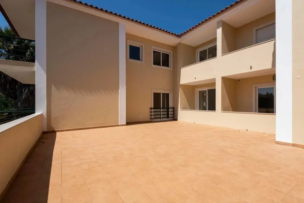 Terrasse - Three-Bedroom Villa with Greenbelt View in Cascais