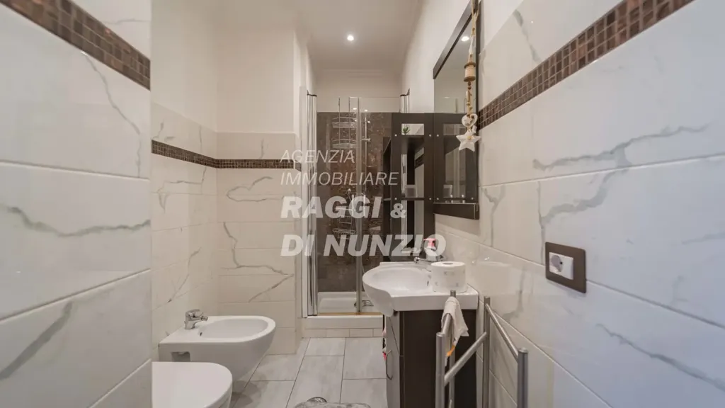 Salles de bain - Rustic-Style Apartment with Panoramic Views in Frascati