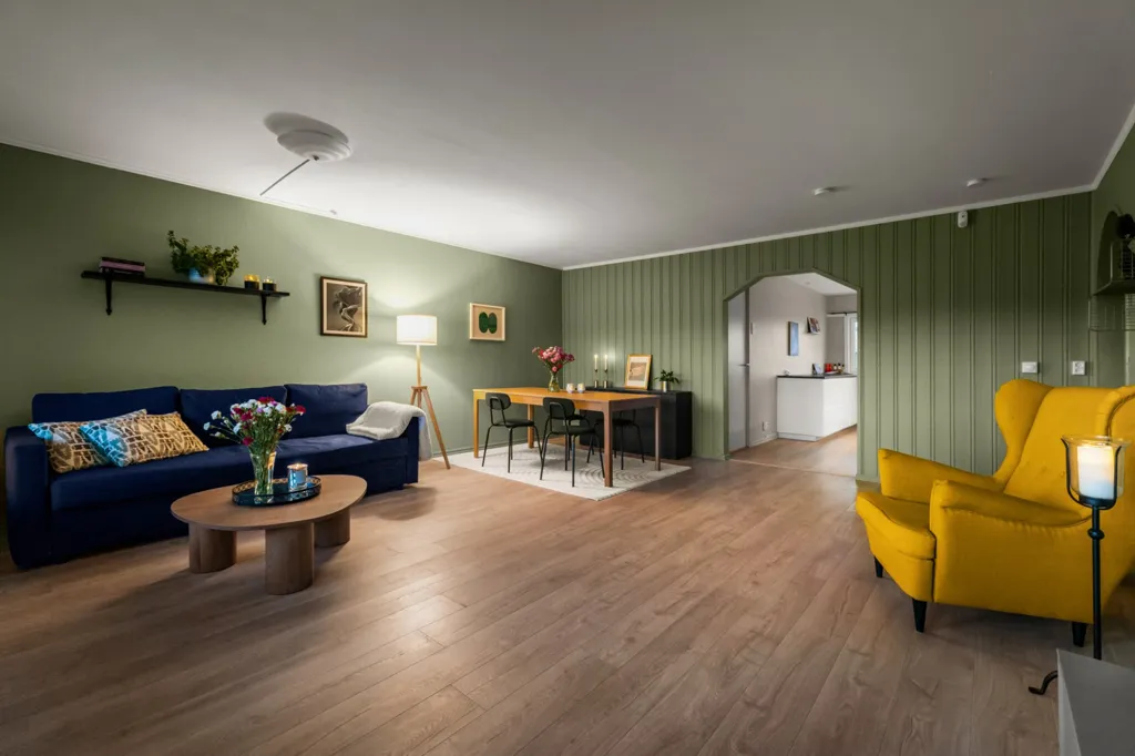 Soggiorno - Spacious 3-Bedroom Flat with Balconies in Furuset