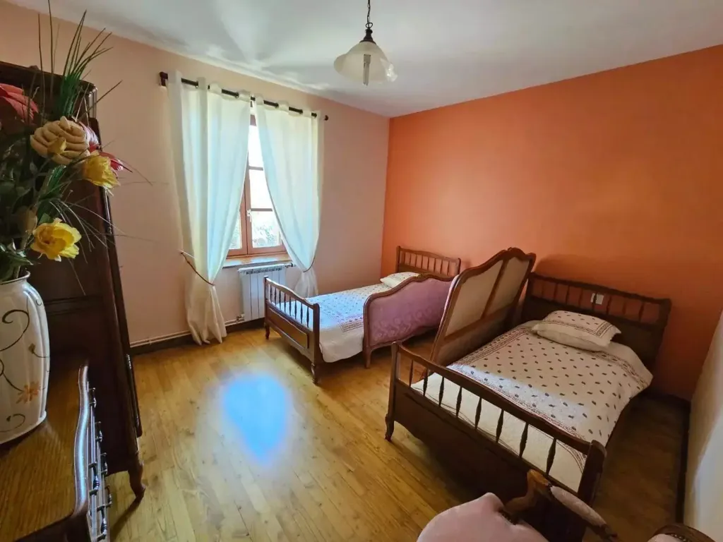 Magamistoad - Villa with Pool and Garden in Vienne