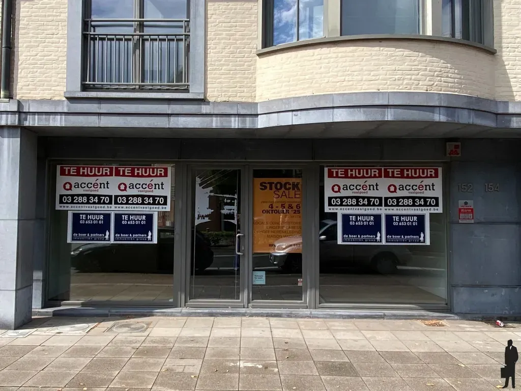 Välivaade - Commercial Unit with Broad Frontage in Brasschaat