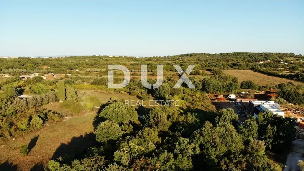 Õhuvaade - Buildable Land with Forest in Medulin, Istra