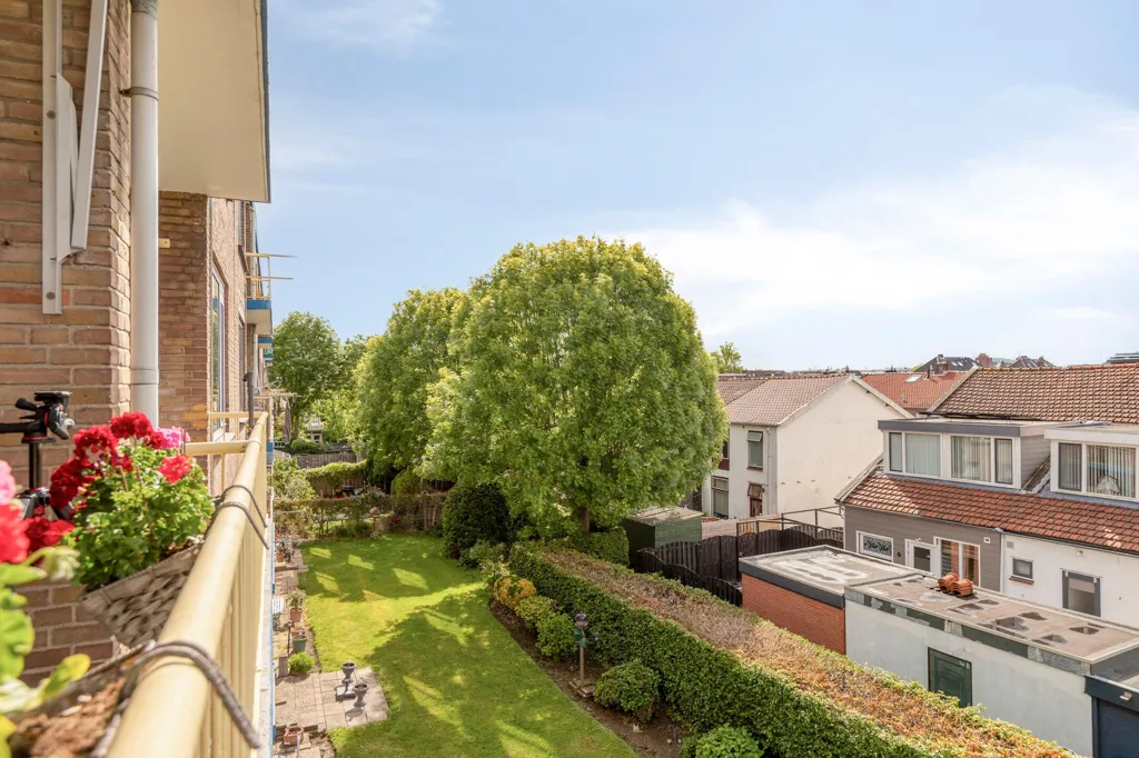 Jardin - Modern 3-Bedroom Flat with Balcony in Rotterdam
