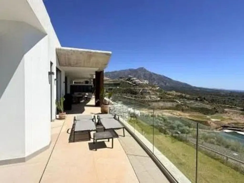 Terrass - Furnished Apartment with Pool in Benahavís