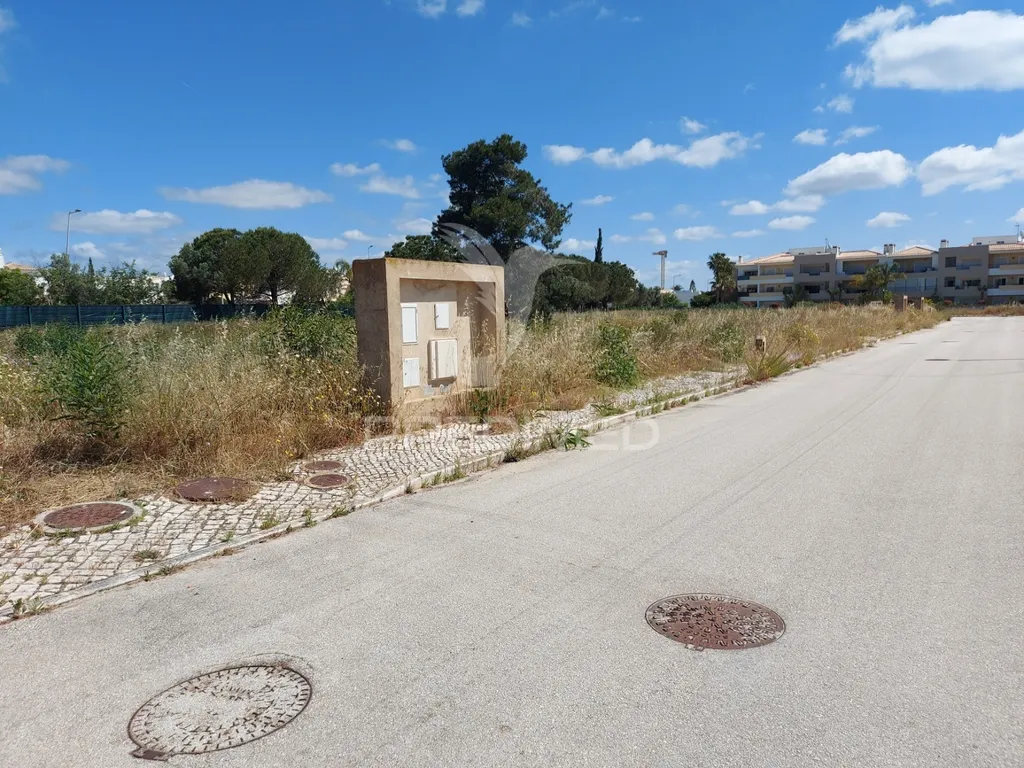 Aed - Luxury Plot in Select Porto de Mós, Lagos