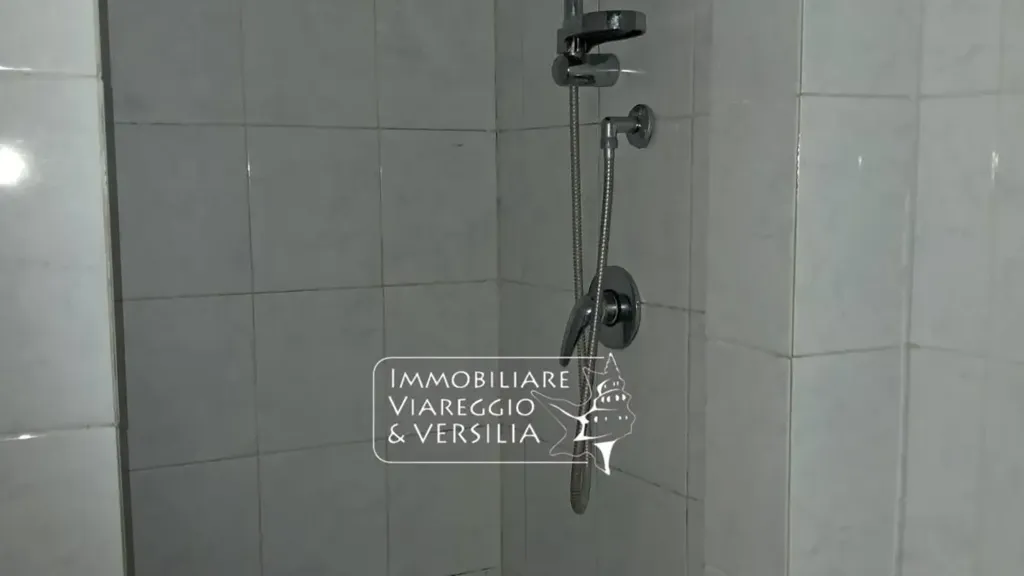 Salles de bain - 4-Bedroom Apartment with Valley View in Capannoli