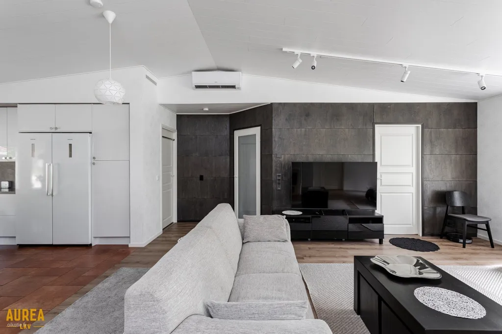 Soggiorno - Modernised Detached House with Garden in Ii