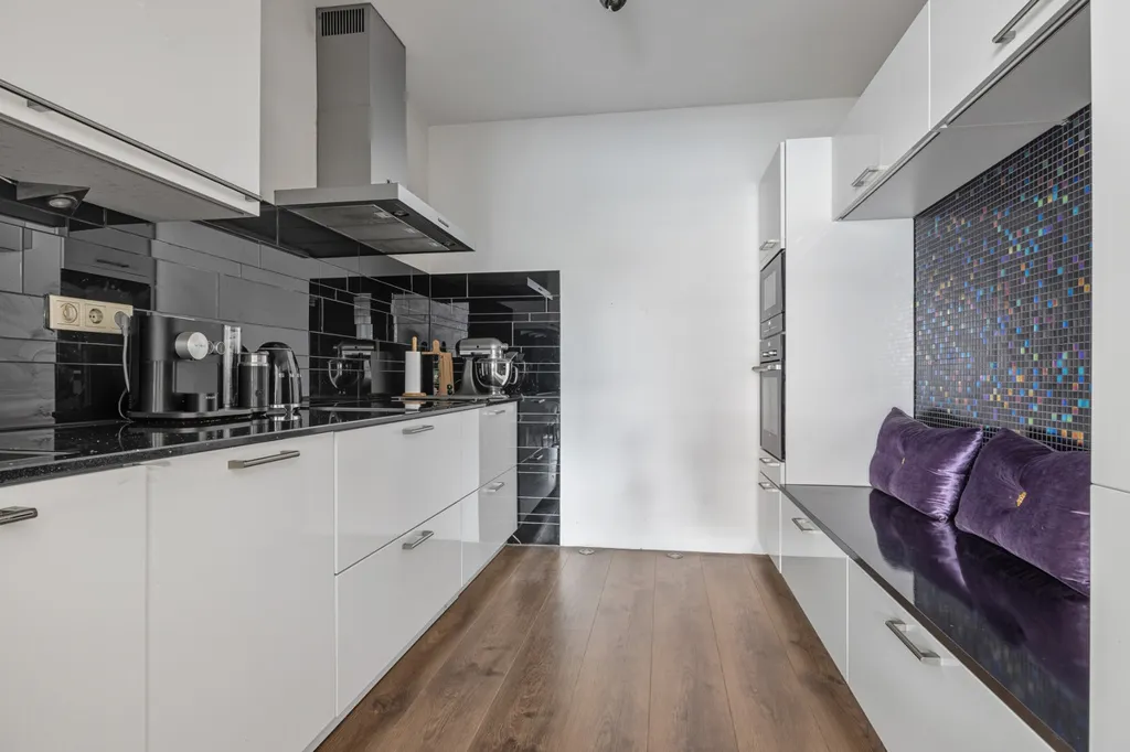 Köök - Spacious Flat with Balcony in IJsselmonde