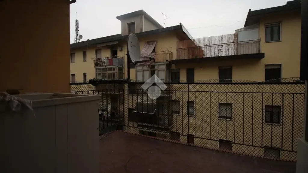 Rõdu - Bright Flat with Balcony in Prato