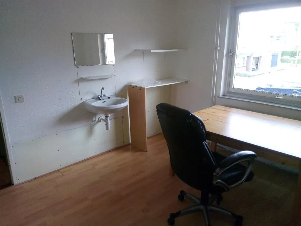 Studio - Furnished Student Room with Kitchenette in De Heeg