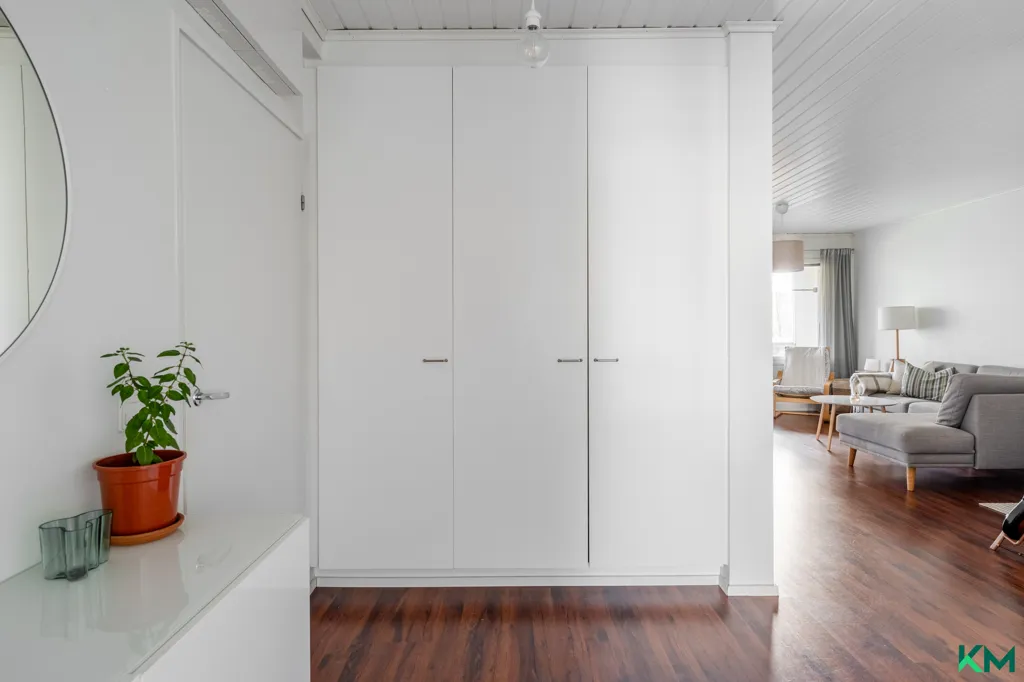 Entrée - Spacious Flat with South-Facing Terrace in Helsinki