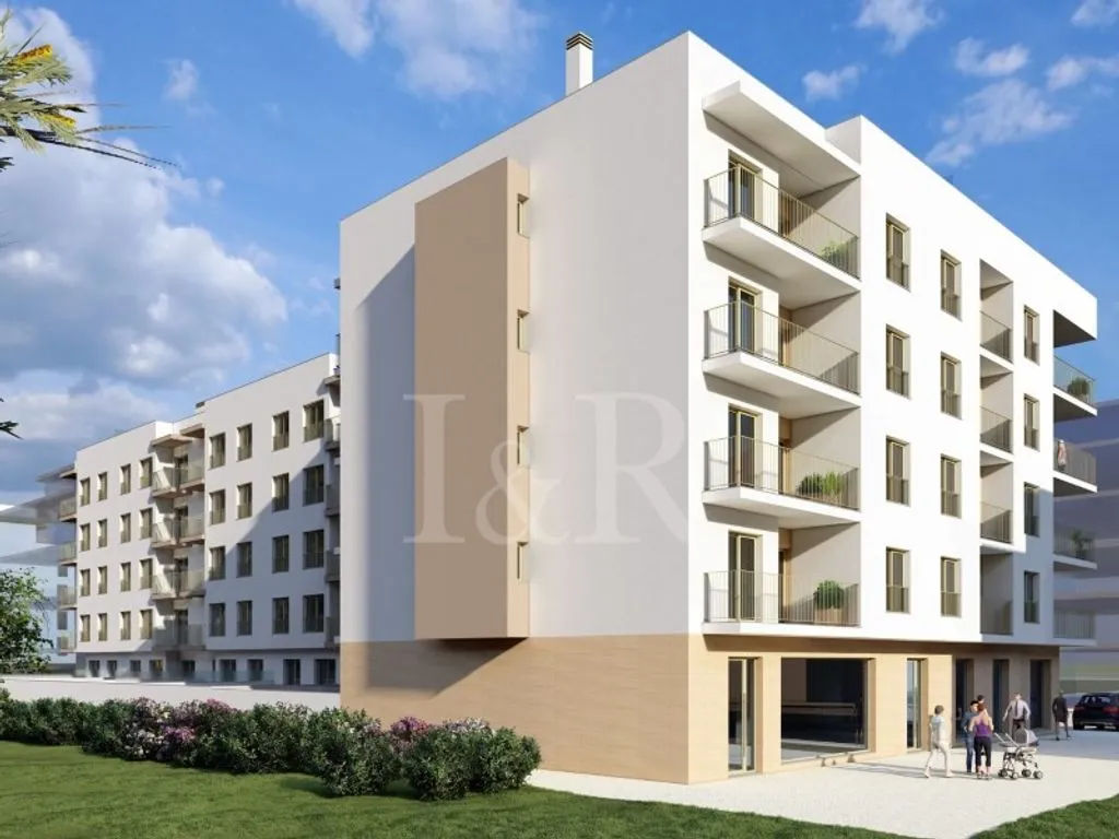 Luxury Flat with Balconies in Montijo
