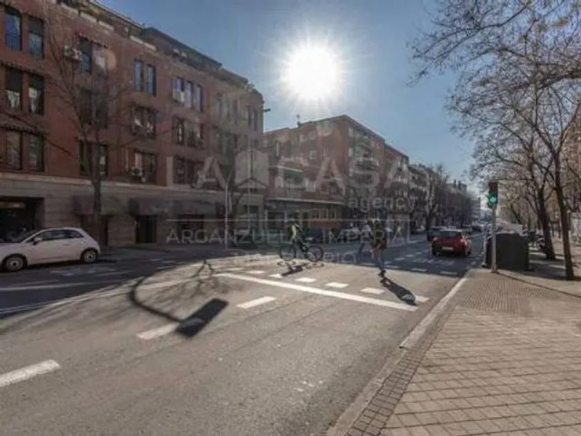 Välivaade - Corner Flat with Terraces in Imperial, Madrid